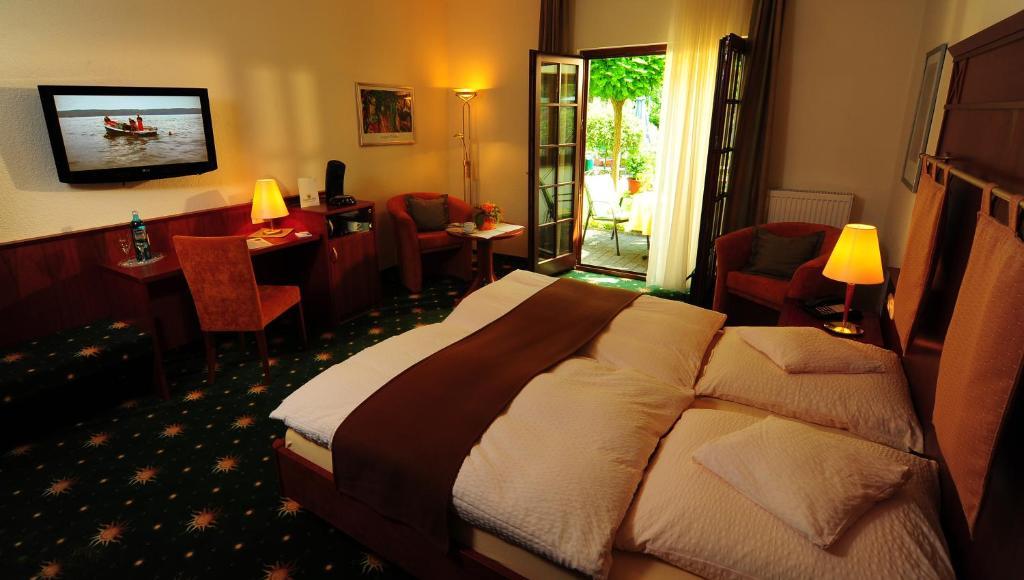 Hotel Restaurant Sonnenhof Weyerbusch Quarto foto