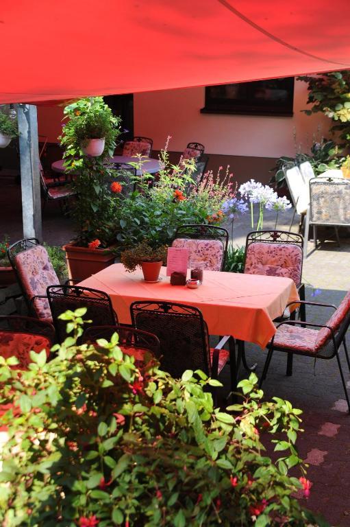 Hotel Restaurant Sonnenhof Weyerbusch Exterior foto